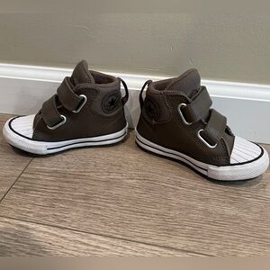Converse Toddler brown water resistant boots size 7